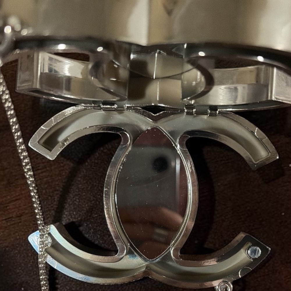 Chanel interlocking CC Silver compact mirror bag / pendant + removable chain - Picture 6 of 10